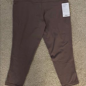 NWT: Athleta Plus Size Salutation Pocket 7/8